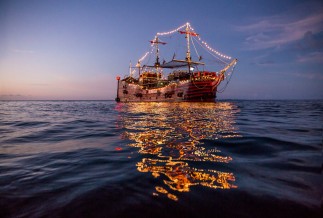 Captain Hook Dinner Cruise in Cancun